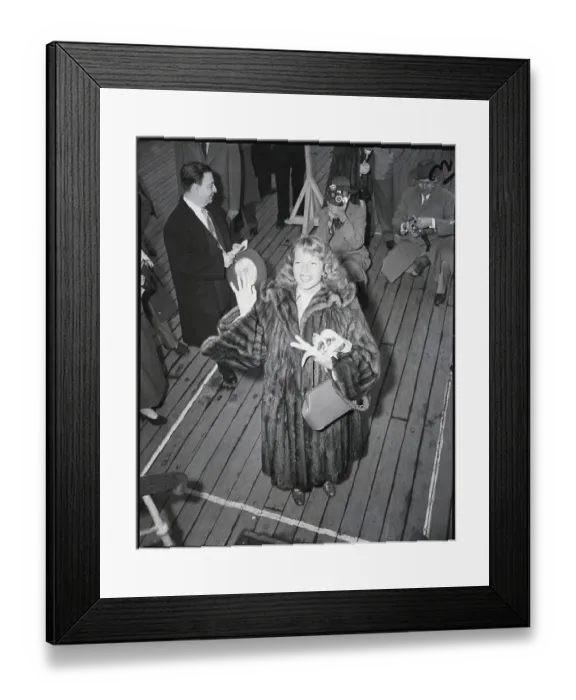 Framed Print : Rita Hayworth Arriving In New York Framed Print : Rita Hayworth Arriving In New York