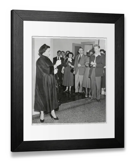 Framed Print : Judy Garland Outside Courtroom Framed Print : Judy Garland Outside Courtroom