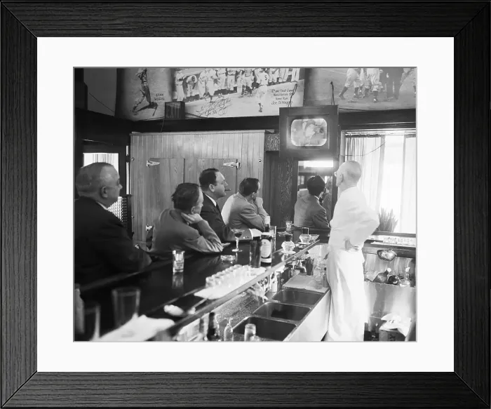 Framed Print : Restaurant Patrons Watch O'Dwyer On Tv Framed Print : Restaurant Patrons Watch O'Dwyer On Tv