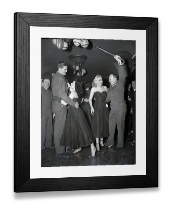 Framed Print : Couple Dancing At Canteen For Servicemen Framed Print : Couple Dancing At Canteen For Servicemen