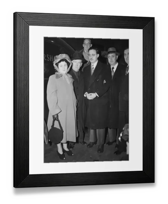 Framed Print : Julius and Ethel Rosenberg Arrive at Court