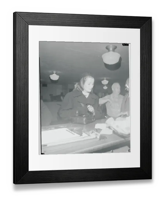 Framed Print : Actress Greta Garbo Framed Print : Actress Greta Garbo