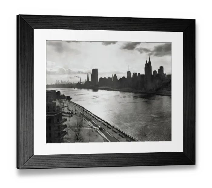 Framed Print : East River, New York City Framed Print : East River, New York City