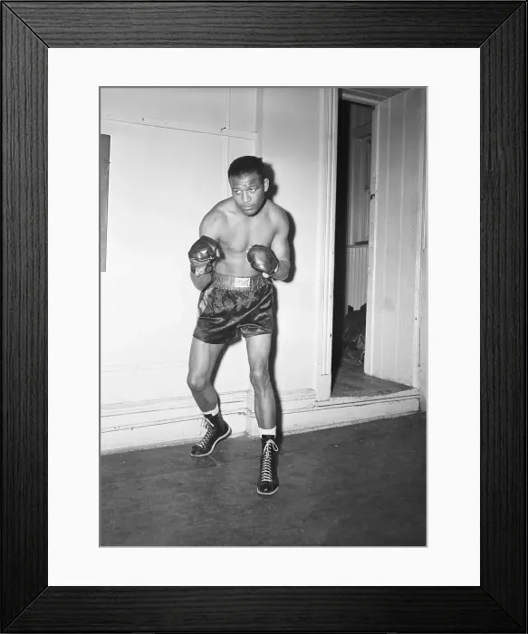 Framed Print : Boxer Sugar Ray Robinson Framed Print : Boxer Sugar Ray Robinson