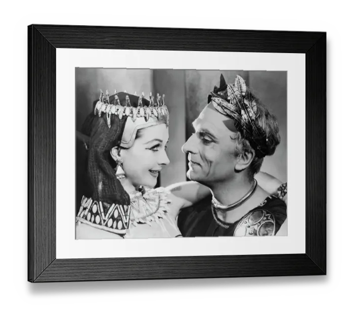 Framed Print : Vivien Leigh and Laurence Olivier as Anthony and Cleopatra Framed Print : Vivien Leigh and Laurence Olivier as Anthony and Cleopatra