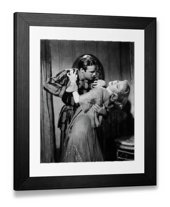 Framed Print : M.Brando Holds V.Leigh @Streetcar Named