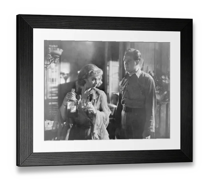 Framed Print : Vivien Leigh and Karl Malden in Movie Still Framed Print : Vivien Leigh and Karl Malden in Movie Still
