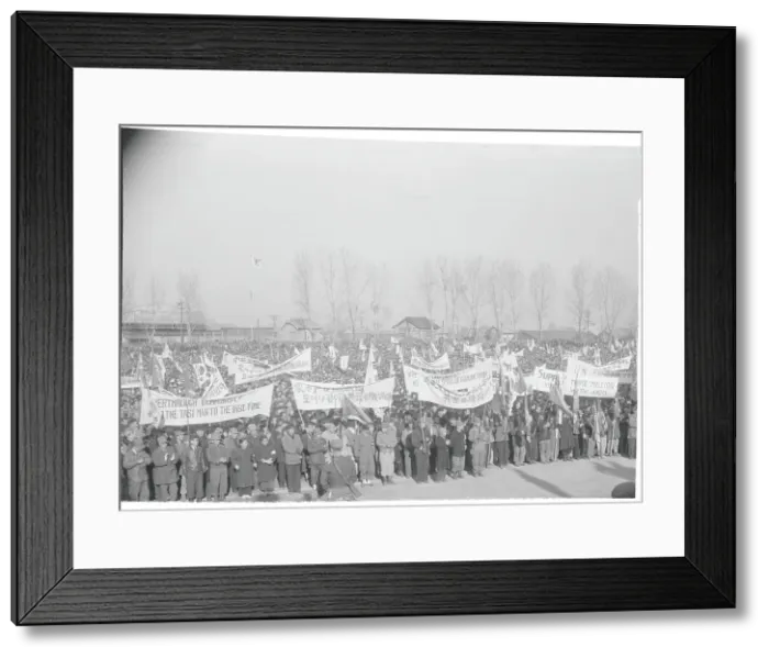 Framed Print : Seoul Citizens Protesting