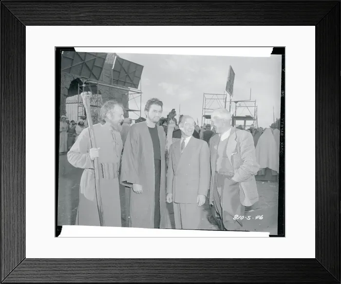 Framed Print : Howard Pyle Conversing with Actors on a Movie Set Framed Print : Howard Pyle Conversing with Actors on a Movie Set