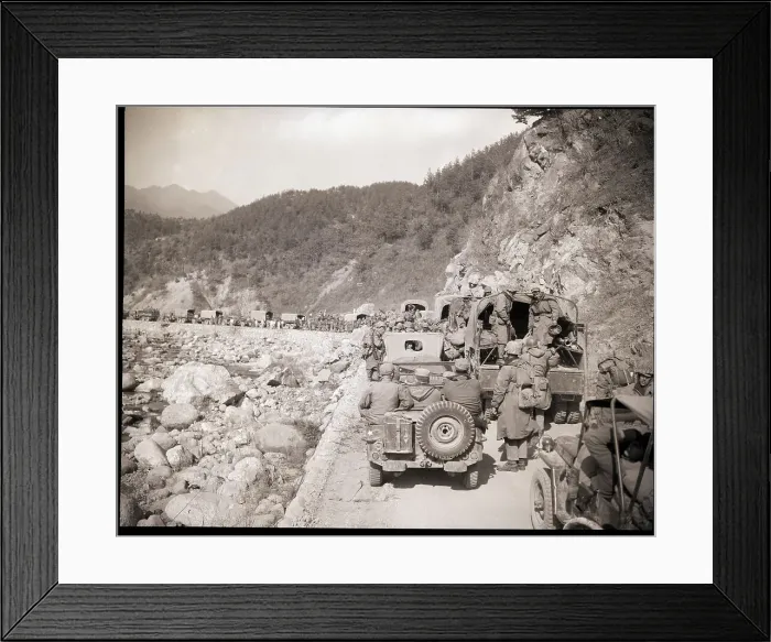 Framed Print : US Marines En Route to the Chosin Reservoir Framed Print : US Marines En Route to the Chosin Reservoir