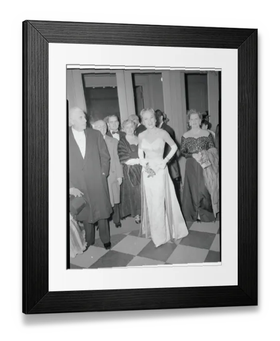 Framed Print : Dorothy Kirsten Arriving at Metropolitan Opera Framed Print : Dorothy Kirsten Arriving at Metropolitan Opera