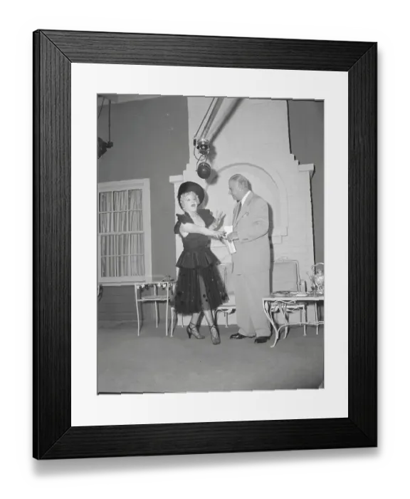 Framed Print : Silent Film Star Mae Murray Conversing with Director Ralph Staub Framed Print : Silent Film Star Mae Murray Conversing with Director Ralph Staub