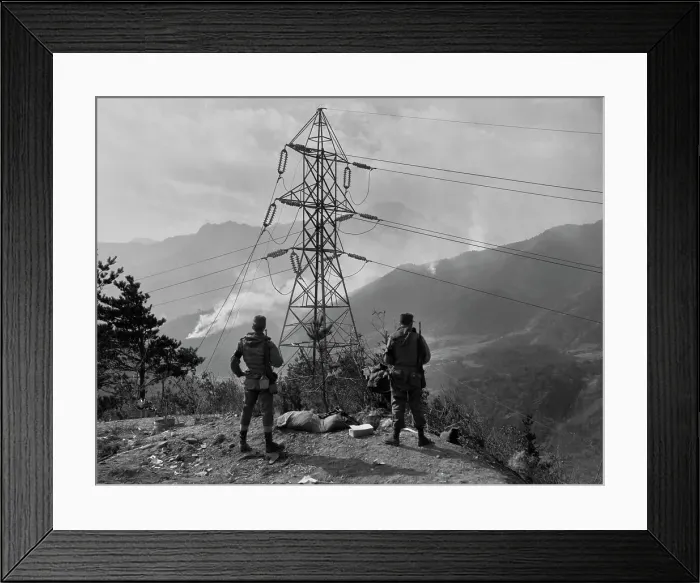 Framed Print : US Soldiers Near Changin Reservoir, North Korea Framed Print : US Soldiers Near Changin Reservoir, North Korea
