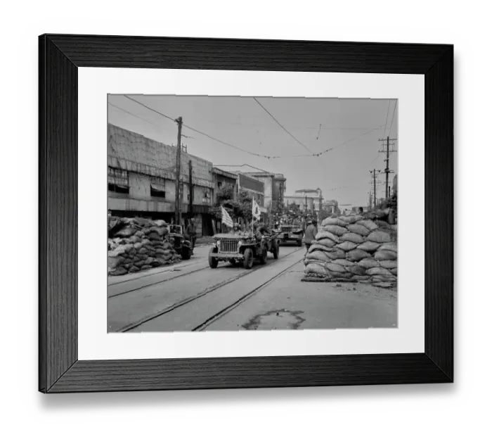 Framed Print : First US Troops Entering Pyongyang Framed Print : First US Troops Entering Pyongyang