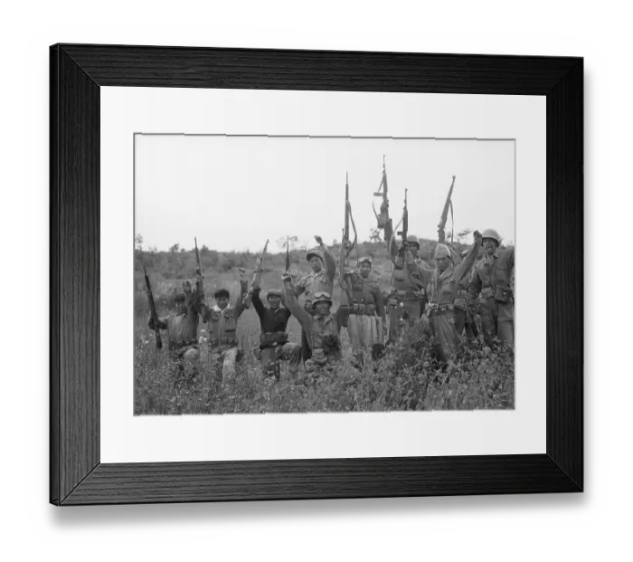 Framed Print : First Troops On Line;Marks 38Th Parallel Framed Print : First Troops On Line;Marks 38Th Parallel