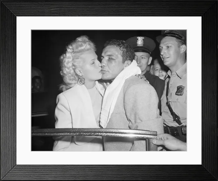 Framed Print : Viki Lamotta Kissing Husband Jake Framed Print : Viki Lamotta Kissing Husband Jake