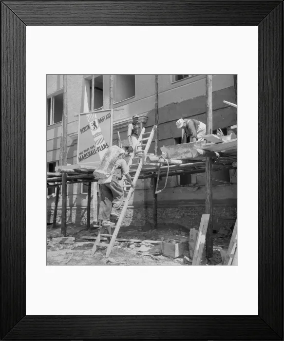 Framed Print : Builders Working on Scaffold Framed Print : Builders Working on Scaffold