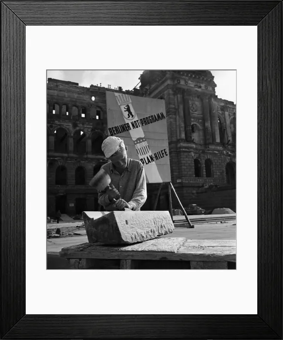 Framed Print : Repairing Berlin Concert Hall Framed Print : Repairing Berlin Concert Hall
