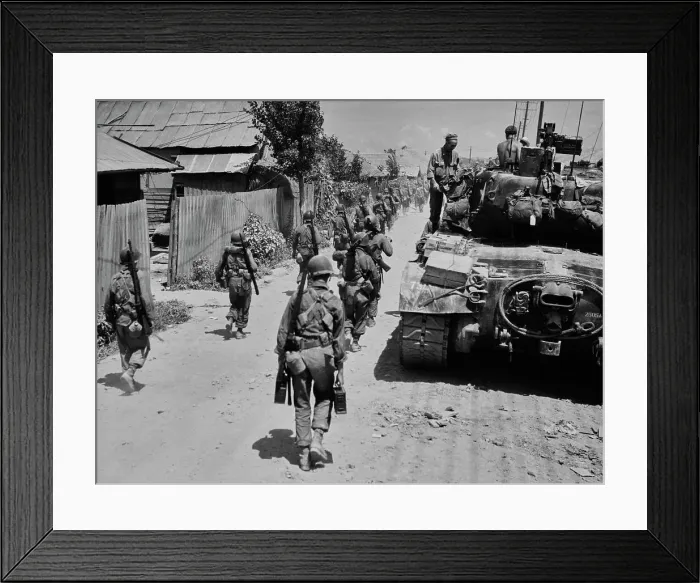 Framed Print : US Troops In Korea, 1950 Framed Print : US Troops In Korea, 1950