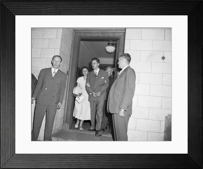 Framed Print : Julius and Ethel Rosenberg Inside Courthouse Framed Print : Julius and Ethel Rosenberg Inside Courthouse