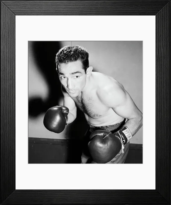 Framed Print : Willie Pep Shown In Training Pose Framed Print : Willie Pep Shown In Training Pose