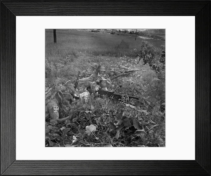 Framed Print : Two South Korean Female Guerrillas Manning Machine Gun Framed Print : Two South Korean Female Guerrillas Manning Machine Gun