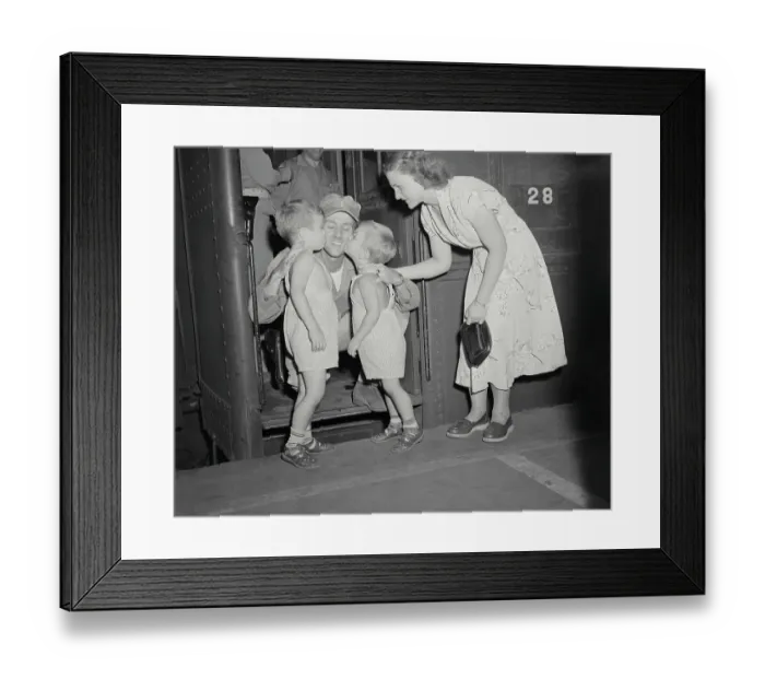 Framed Print : Infantryman Saying Goodbye to His Family from Train Framed Print : Infantryman Saying Goodbye to His Family from Train