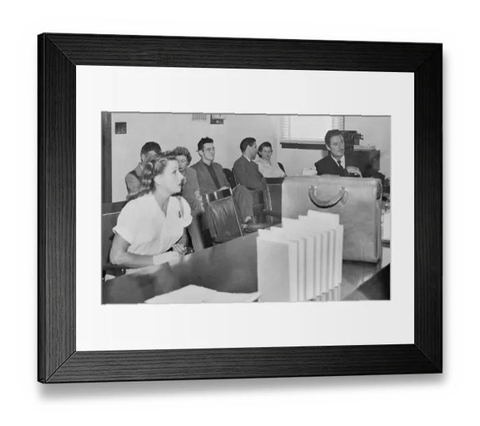 Framed Print : Errol Flynn and Lili Damita in Court Framed Print : Errol Flynn and Lili Damita in Court