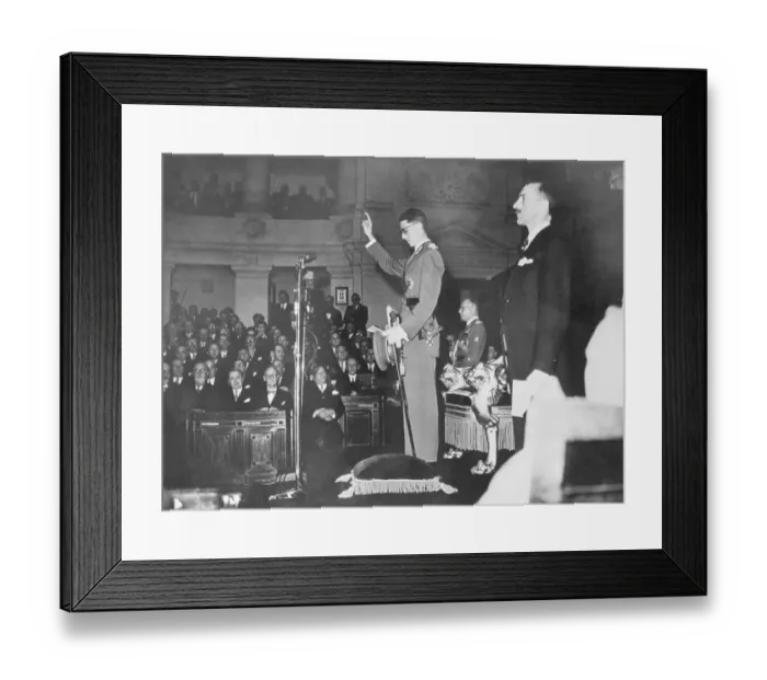 Framed Print : Prince Baudouin Raising his Hand to Congregation Framed Print : Prince Baudouin Raising his Hand to Congregation