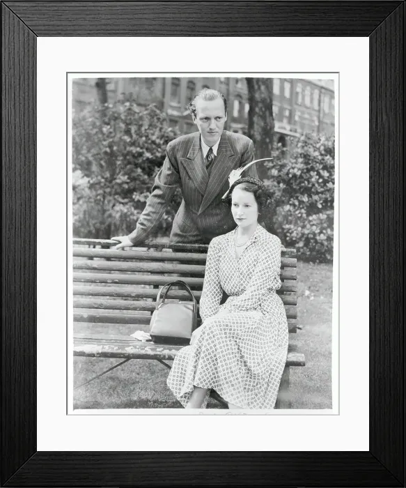 Framed Print : Royal Couple on Bench Framed Print : Royal Couple on Bench