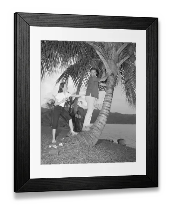 Framed Print : Errol Flynn and His Fiancee Framed Print : Errol Flynn and His Fiancee