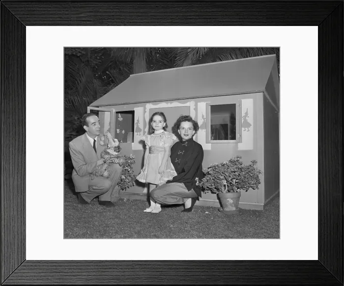 Framed Print : Judy Garland with Vincente and Liza Minnelli Framed Print : Judy Garland with Vincente and Liza Minnelli