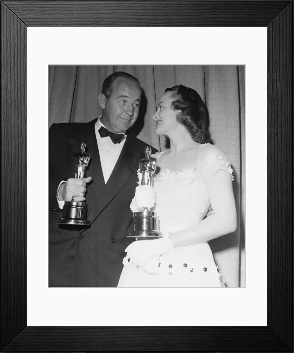 Framed Print : Broderick Crawford and Olivia de Havilland Holding Oscars Framed Print : Broderick Crawford and Olivia de Havilland Holding Oscars
