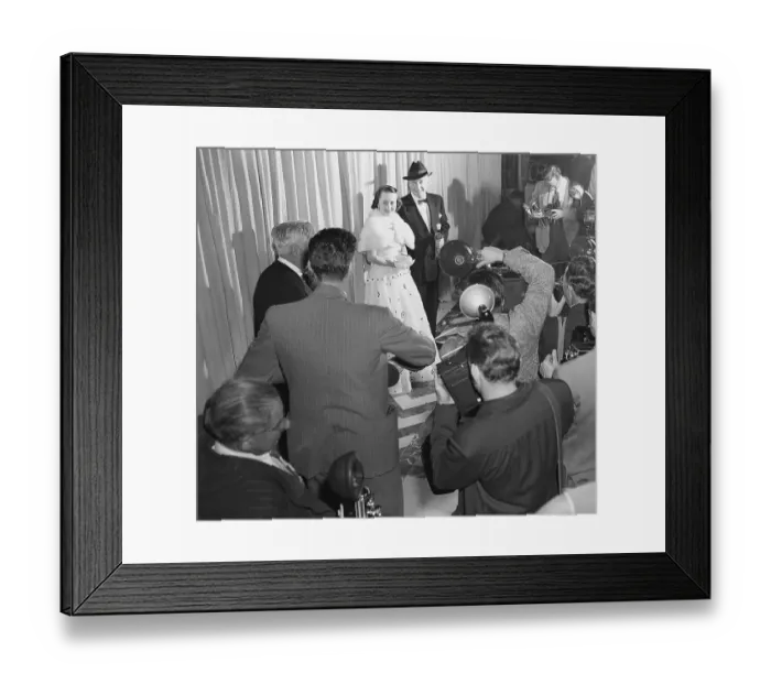 Framed Print : Olivia De Havilland Arriving at Oscars Framed Print : Olivia De Havilland Arriving at Oscars