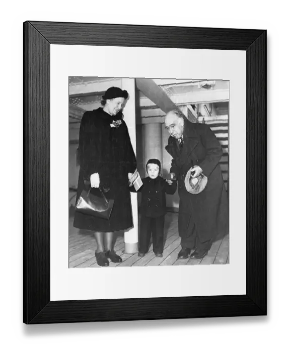 Framed Print : Physicist Niels Bohr with Grandson Framed Print : Physicist Niels Bohr with Grandson