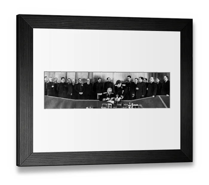 Framed Print : China and Russia Sign Friendship Pact Framed Print : China and Russia Sign Friendship Pact