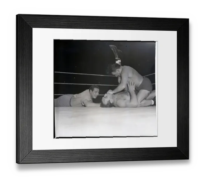 Framed Print : Max Baer As Ref;P.Carnera & J.Londos Wre Framed Print : Max Baer As Ref;P.Carnera & J.Londos Wre
