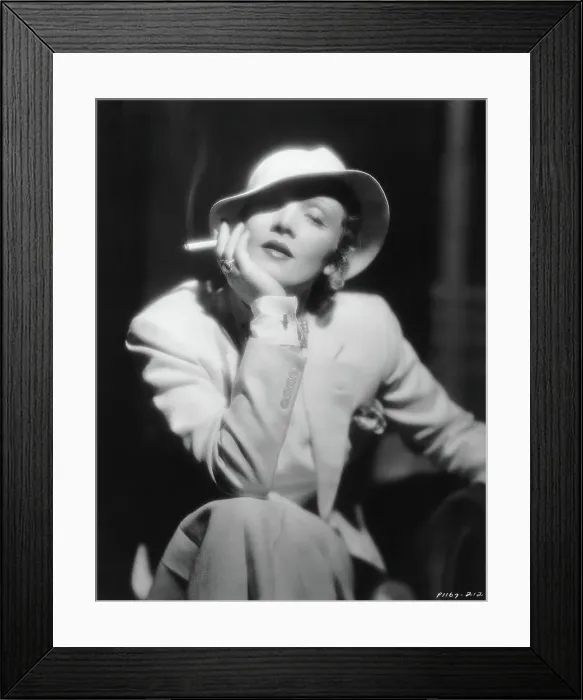 Framed Print : German Actress Marlene Dietrich Framed Print : German Actress Marlene Dietrich