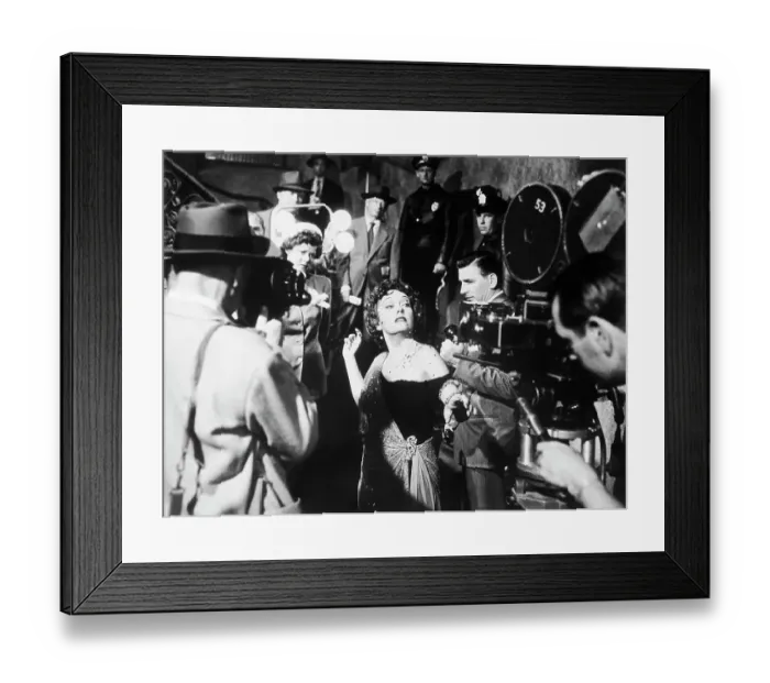 Framed Print : Gloria Swanson as Norma Desmond in Sunset Blvd
