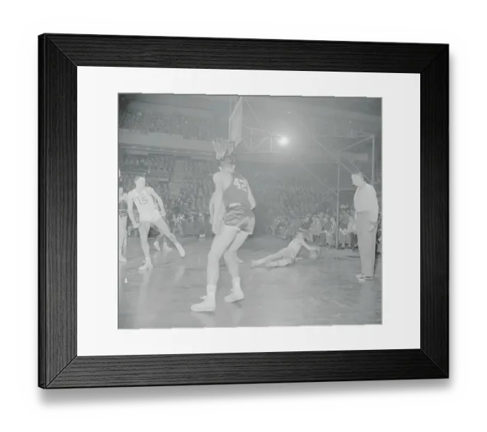 Framed Print : Bradley and Kentucky Basketball Game in Progress Framed Print : Bradley and Kentucky Basketball Game in Progress