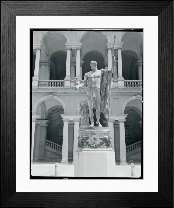 Framed Print : Roman Statue on Display
