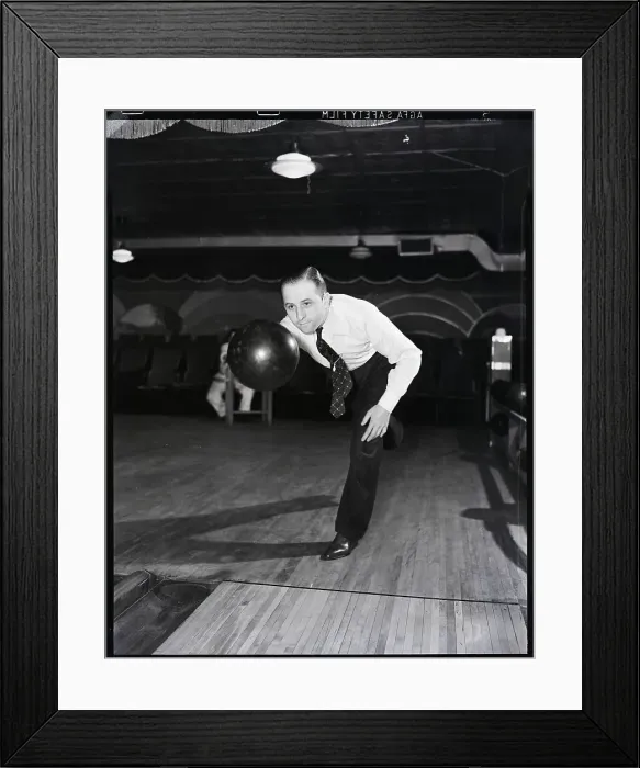 Framed Print : Bowler Releasing the Ball Framed Print : Bowler Releasing the Ball