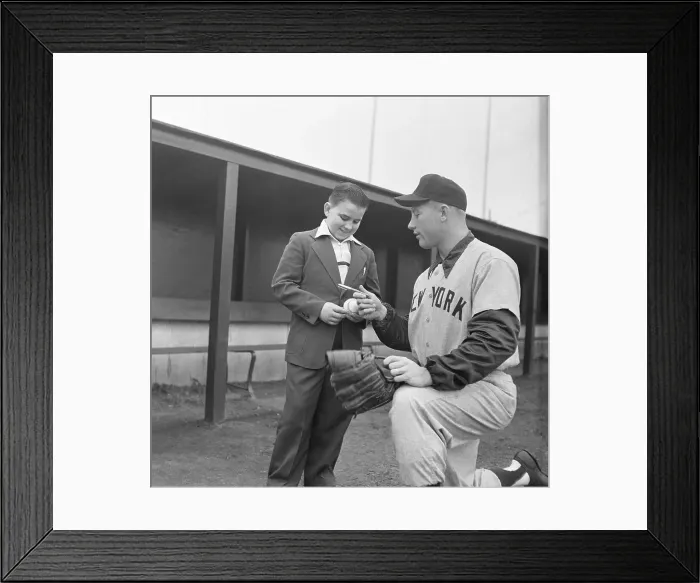 Framed Print : Mickey Mantle Signing Autograph for Boy Framed Print : Mickey Mantle Signing Autograph for Boy
