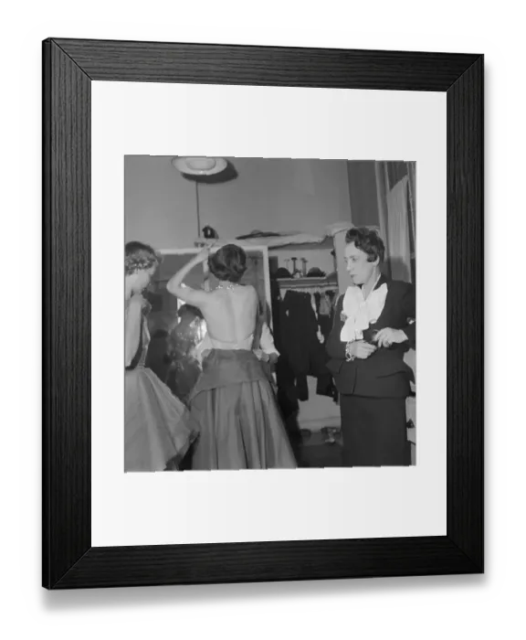 Framed Print : Elsa Schiaparelli Observing Model