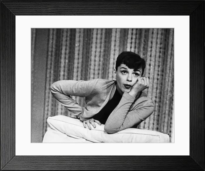 Framed Print : Judy Garland Performing on Stage Framed Print : Judy Garland Performing on Stage