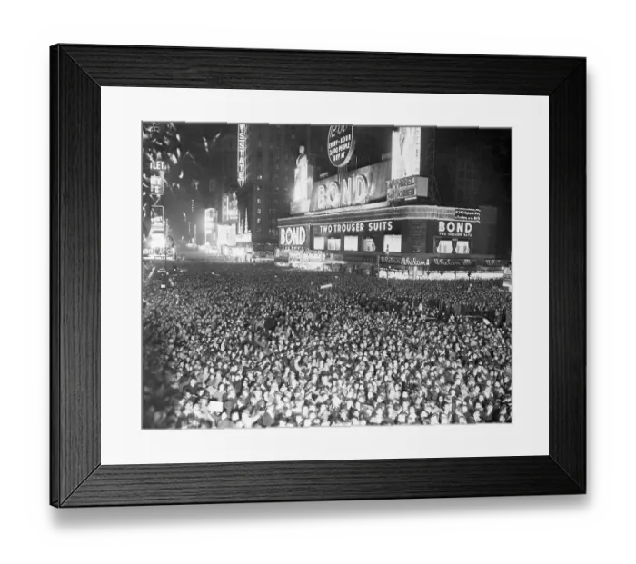 Framed Print : Crowd at Times Square on New Year's Eve Framed Print : Crowd at Times Square on New Year's Eve