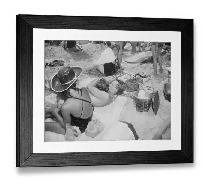 Framed Print : Couple Kissing At Coney Island Framed Print : Couple Kissing At Coney Island