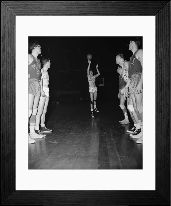 Framed Print : Tony Lavelli Making Free Throw Shot on Basketball Court Framed Print : Tony Lavelli Making Free Throw Shot on Basketball Court