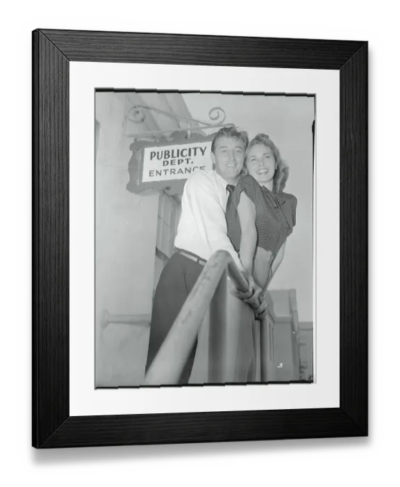 Framed Print : Janet Leigh and Robert Mitchum Taking a Break From Filming Framed Print : Janet Leigh and Robert Mitchum Taking a Break From Filming