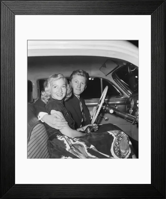 Framed Print : Douglas with Evelyn Keyes Framed Print : Douglas with Evelyn Keyes